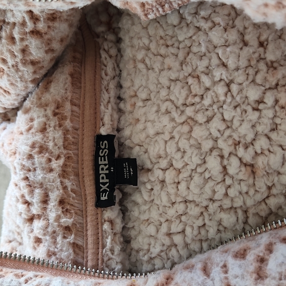 Express Cozy Oversized Pullover - Picture 7 of 9